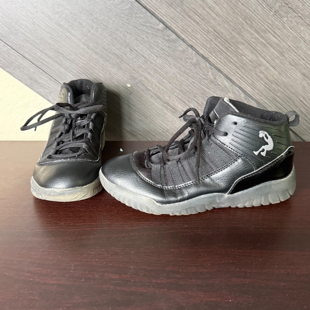 Shaq Kids Basketball Shoes Black High Top Sneakers Youth Size 3 Athletic